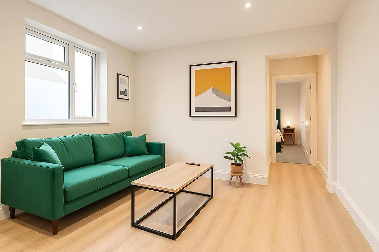 Modern Central Apartment + King Size Bed + Garden Cardiff